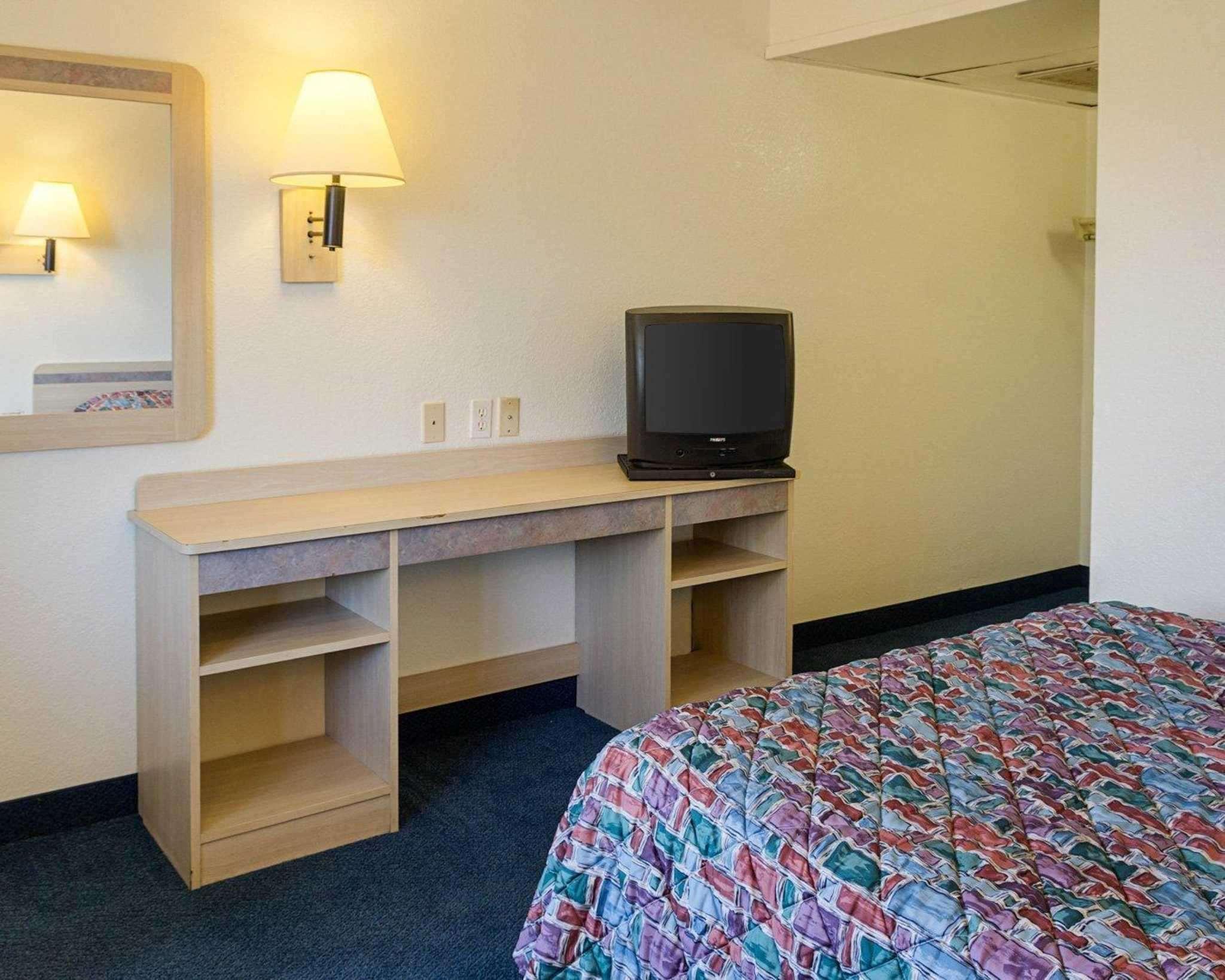 Rodeway Motel